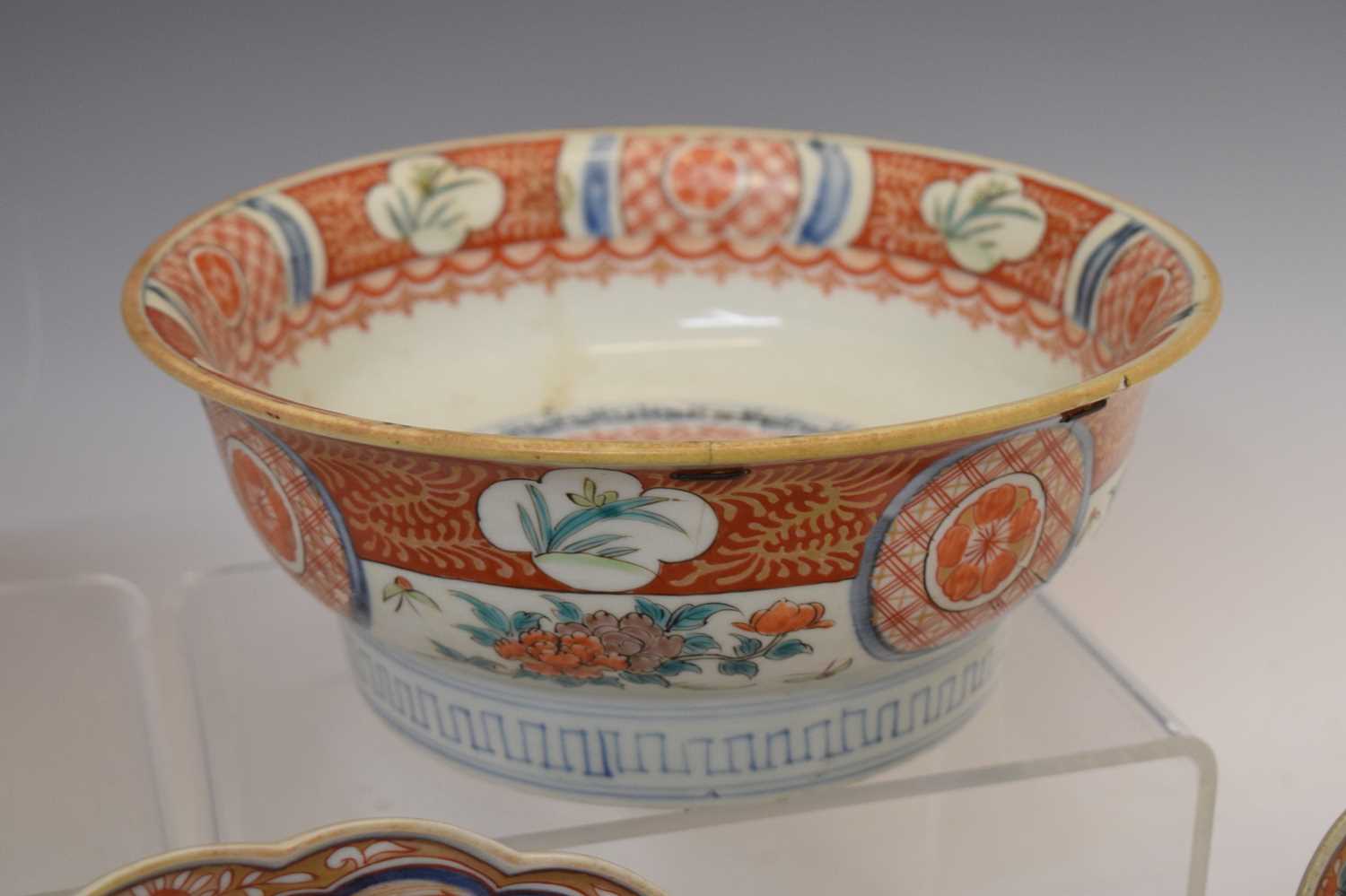 Quantity of Japanese Imari porcelain - Image 9 of 17