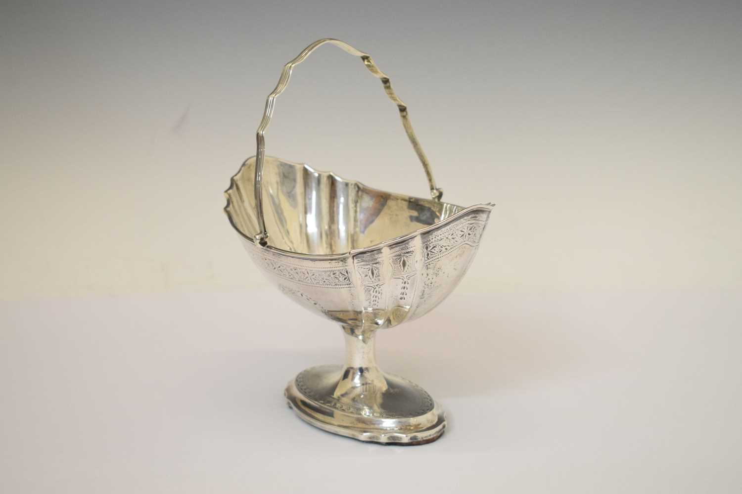 George III Irish silver pedestal basket with bright-cut decoration - Image 6 of 9