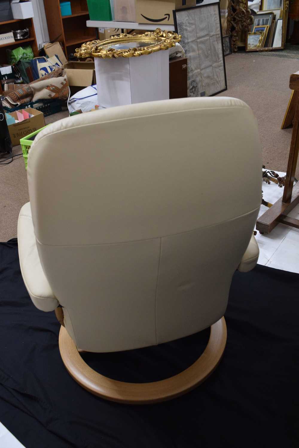 Ekornes Stressless cream leather chair and stool - Image 6 of 9