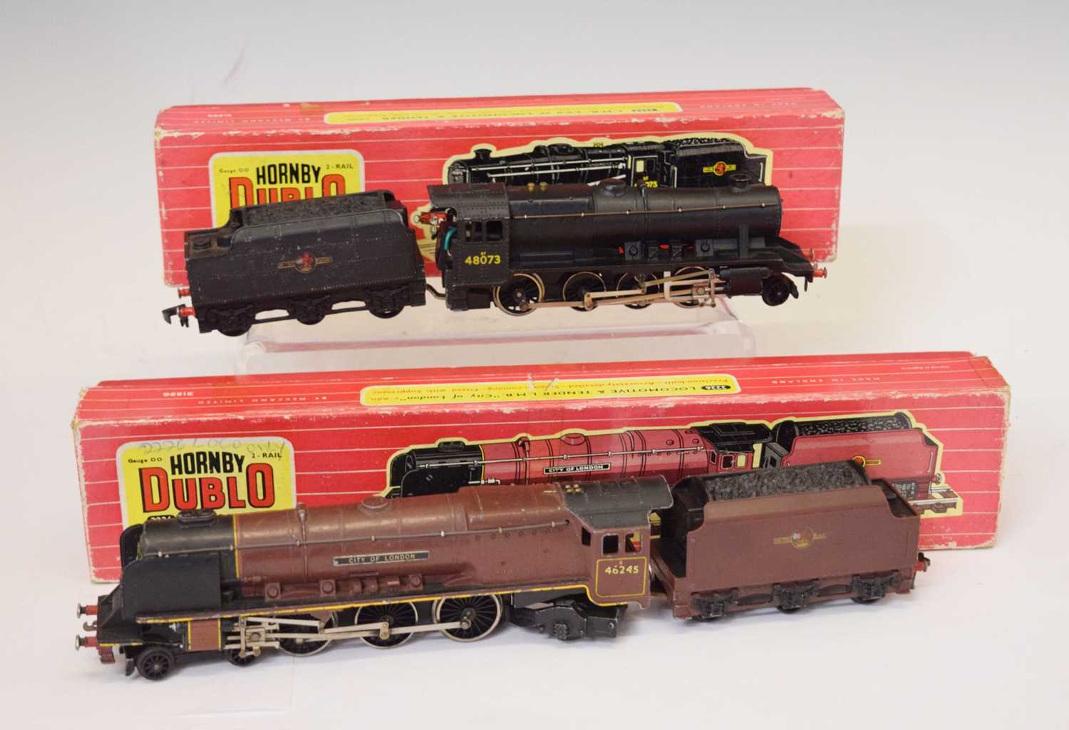 Hornby Dublo - Two boxed 00 gauge railway trainset locomotives with tenders