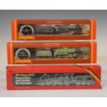 Hornby - Three boxed 00 gauge railway trainset locomotives with tenders