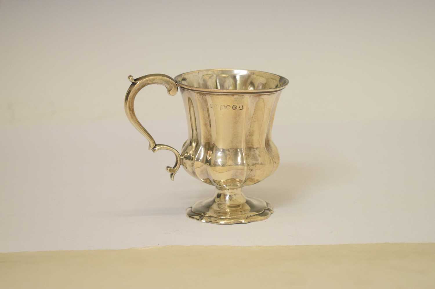 George IV silver Christening mug with fluted bowl and scroll handle - Image 2 of 7