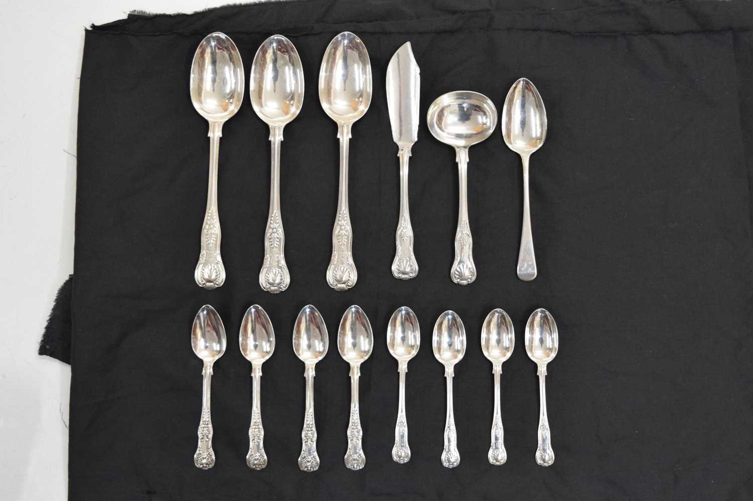 Quantity of silver Kings pattern cutlery, to include a set of three Victorian tablespoons, etc - Image 2 of 12