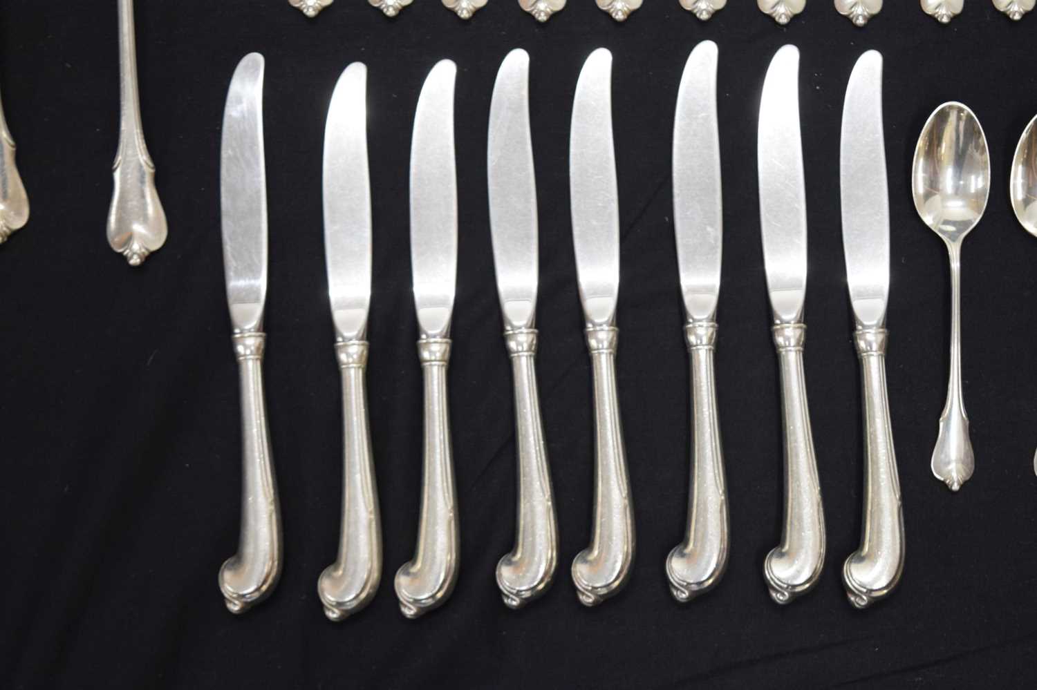 Canteen of Wallace Sterling flatware - Image 10 of 14