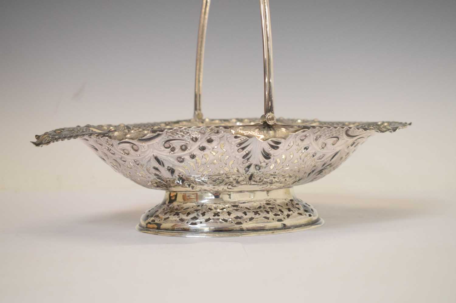 Late Victorian silver basket - Bild 3 aus 9