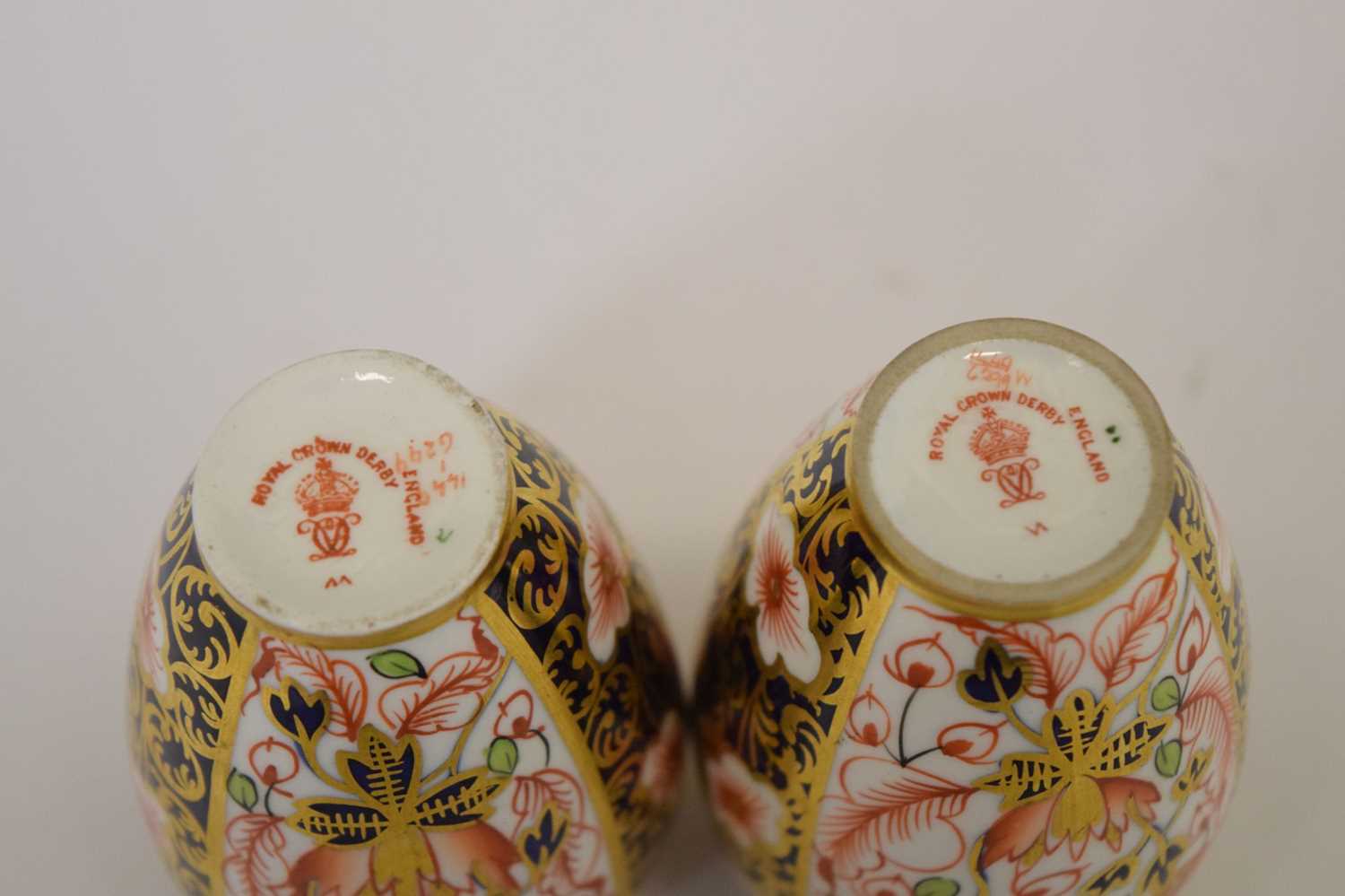 Pair of Royal Crown Derby Imari Witches pattern miniature vases - Image 16 of 16