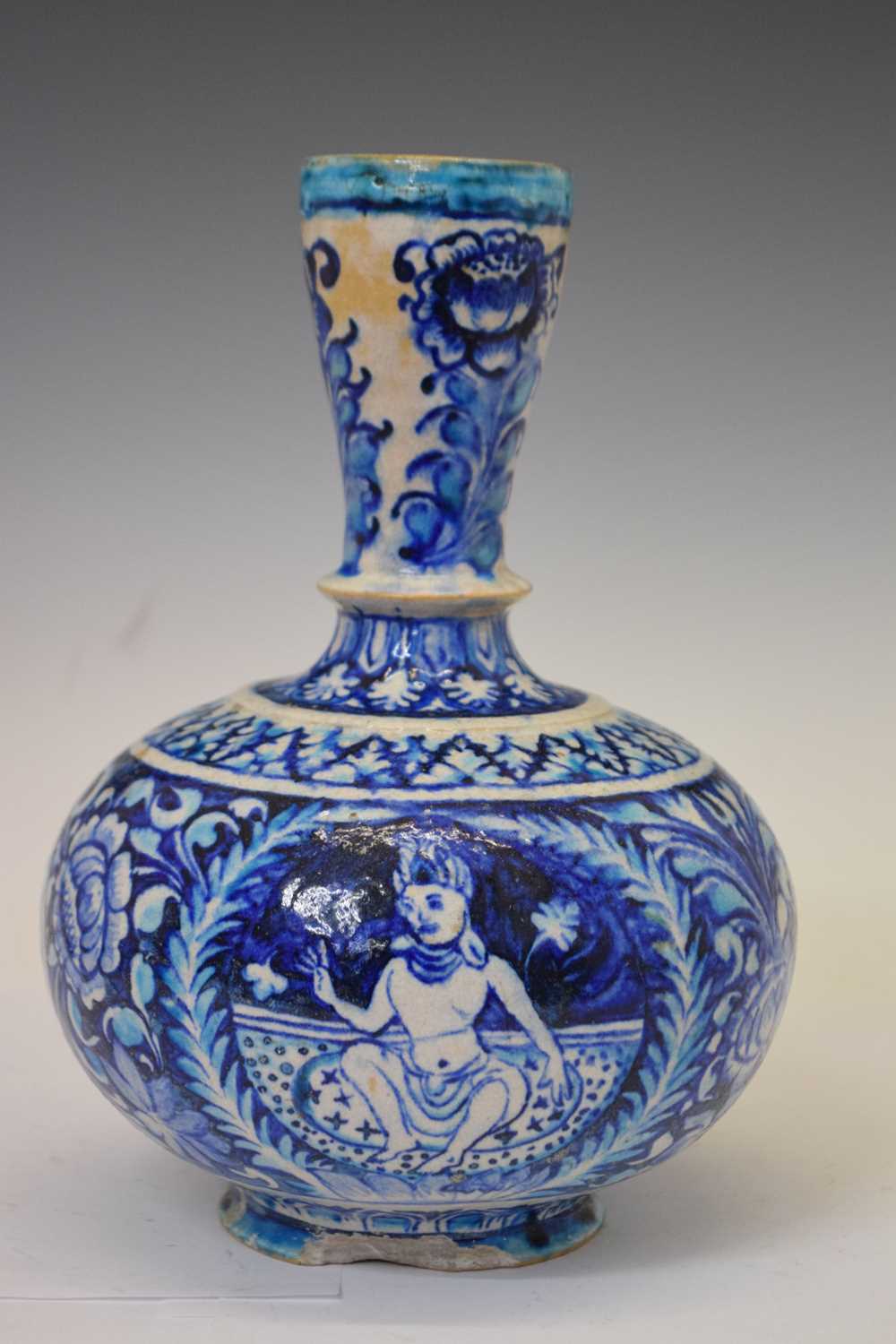 Pakistani blue and white vase, possibly Multan - Image 5 of 9