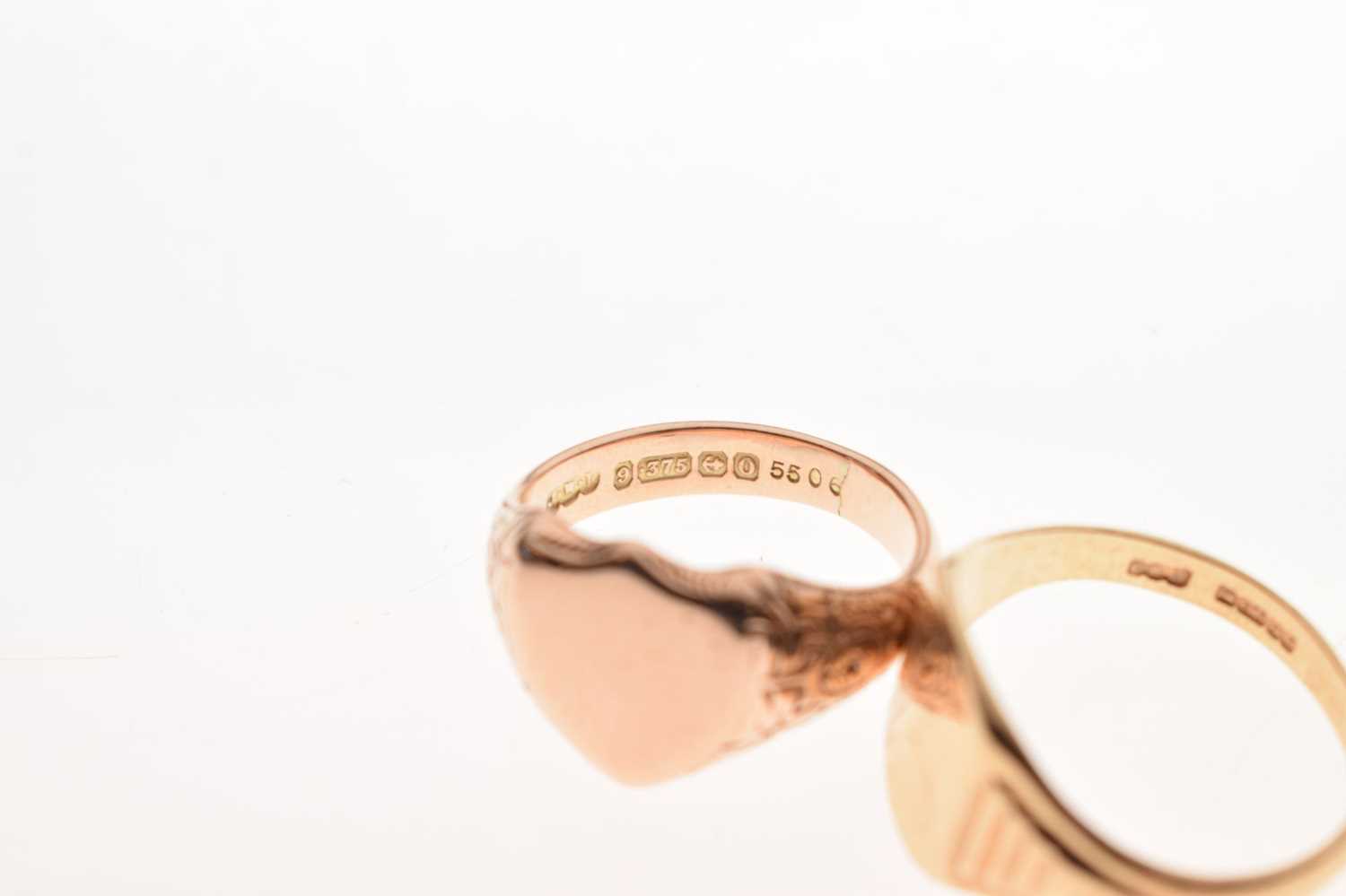 Two 9ct gold signet rings - Image 5 of 7