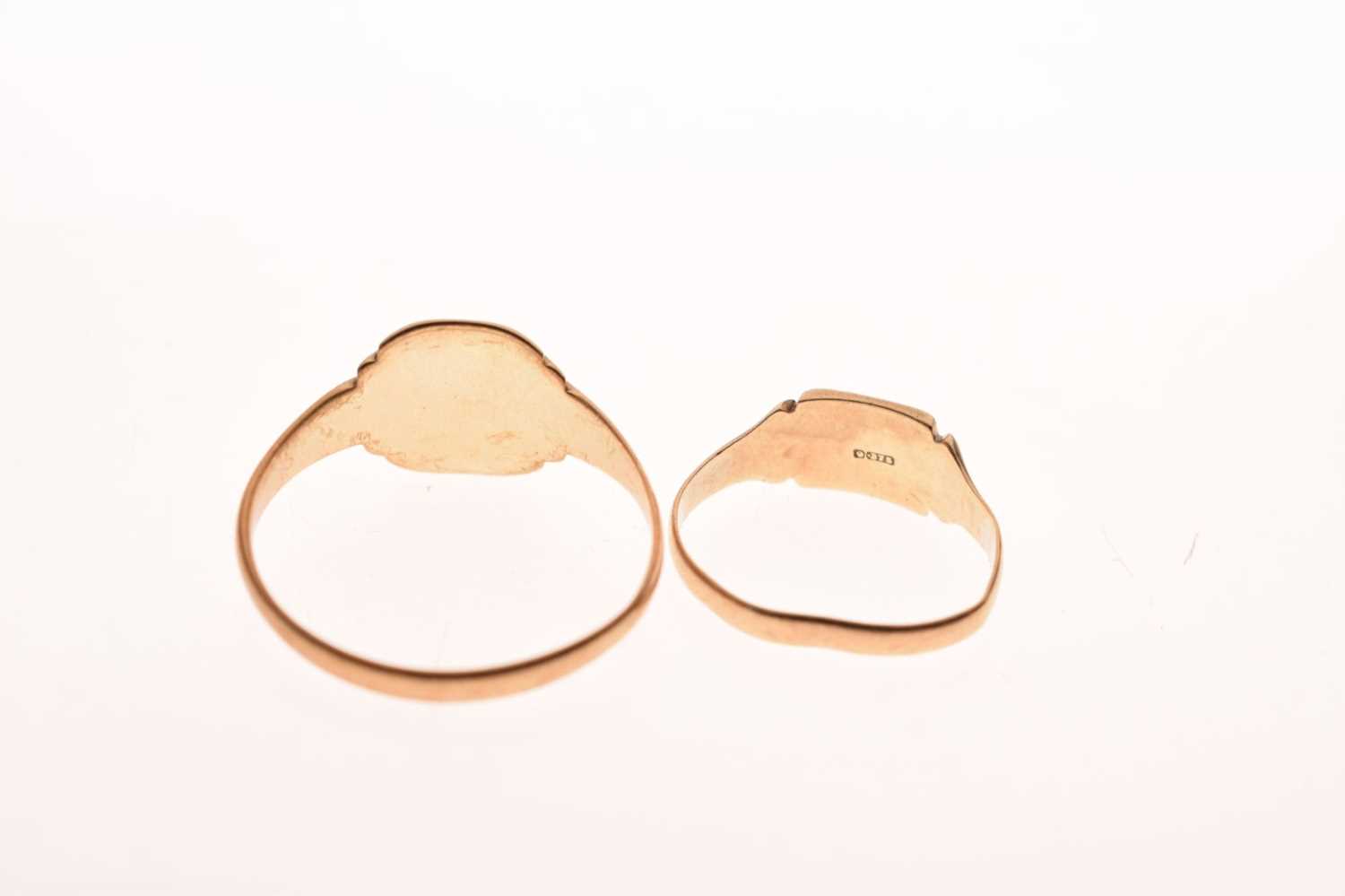 Two 9ct gold signet rings - Image 3 of 7