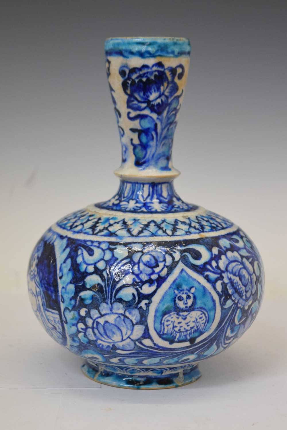 Pakistani blue and white vase, possibly Multan - Image 7 of 9