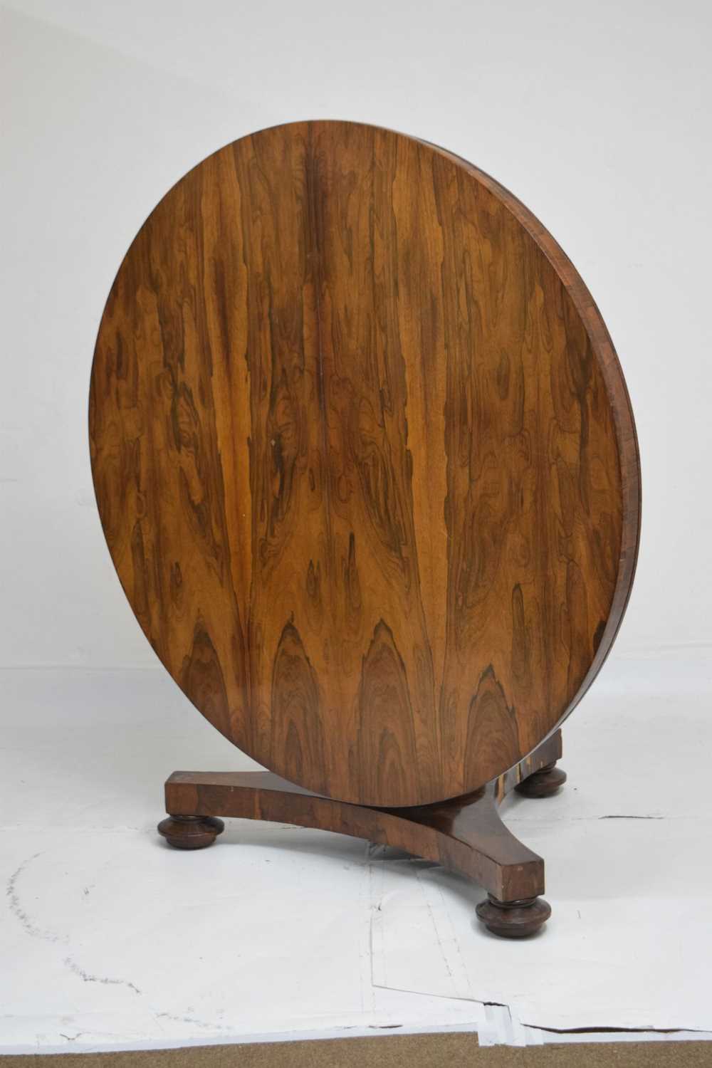 Early Victorian rosewood tilt-top centre or breakfast table - Image 3 of 8