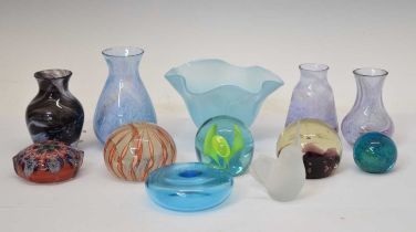 Quantity of modern art glas