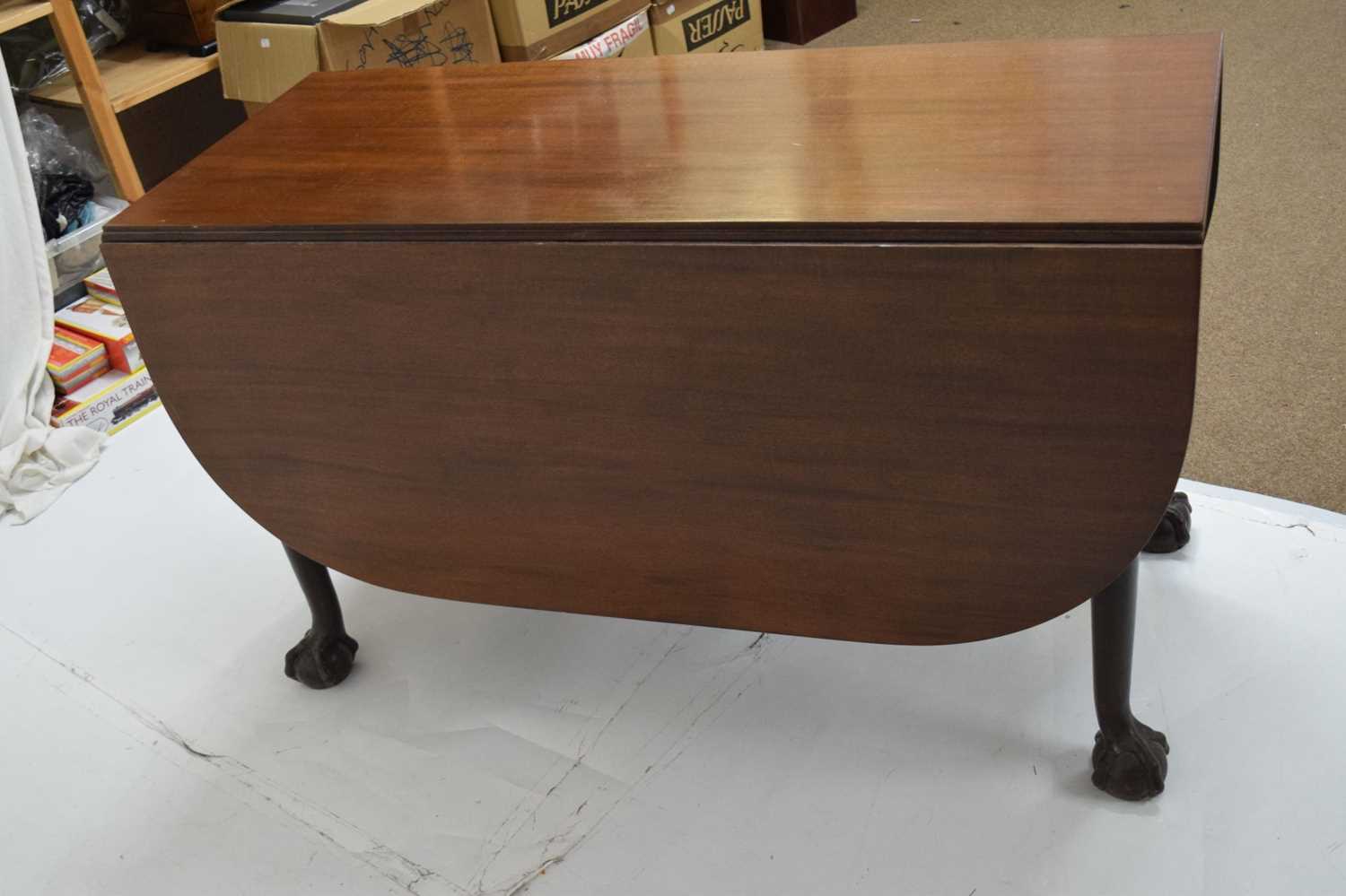 Late 19th century mahogany drop-leaf table - Image 6 of 7