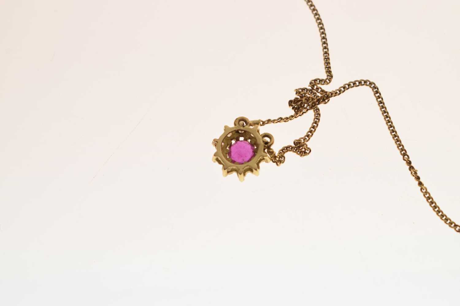 14ct gold ruby and diamond cluster pendant - Image 5 of 5