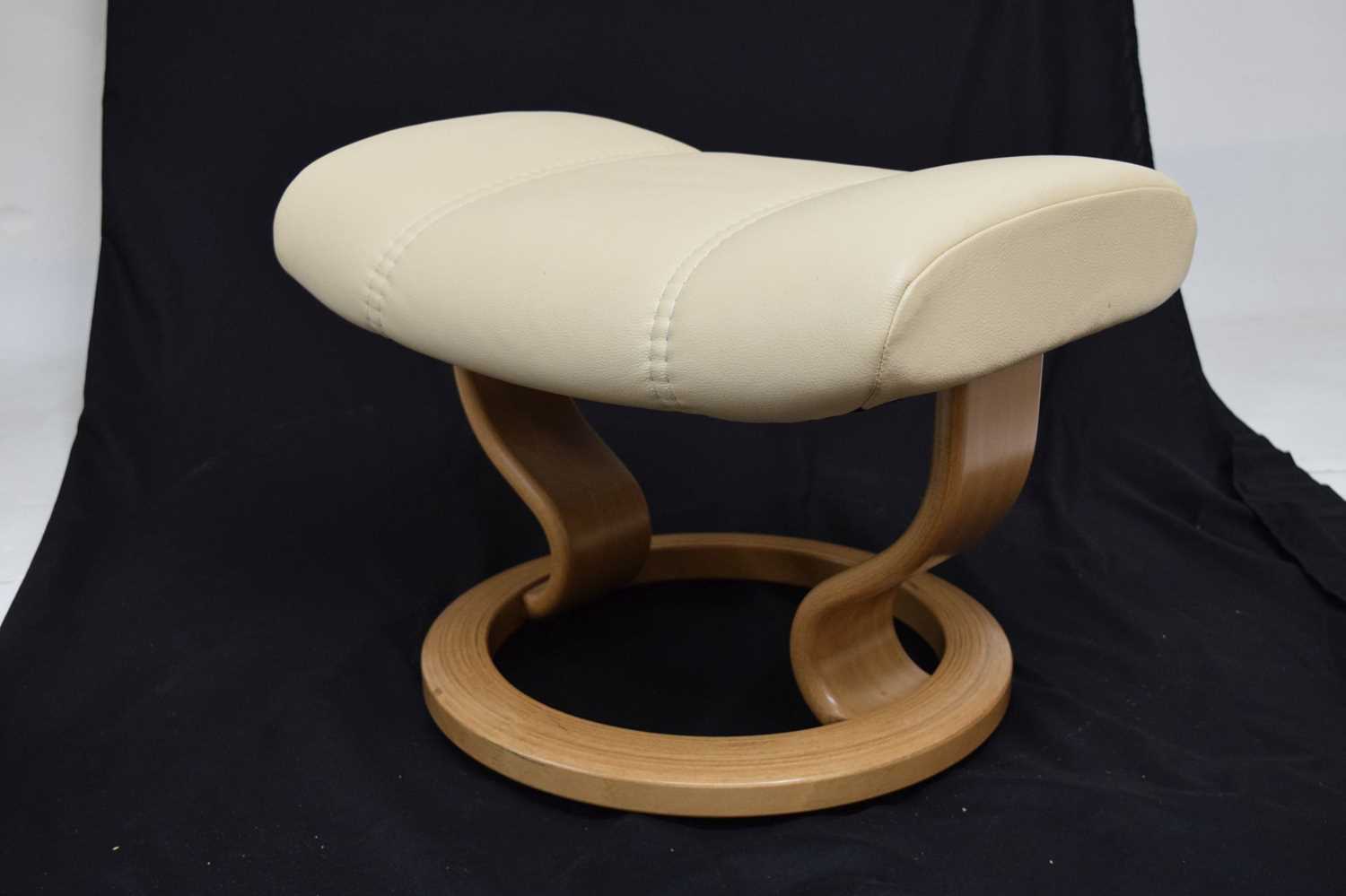 Ekornes Stressless cream leather chair and stool - Image 9 of 9