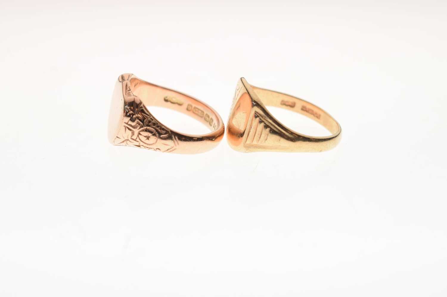 Two 9ct gold signet rings - Image 2 of 7