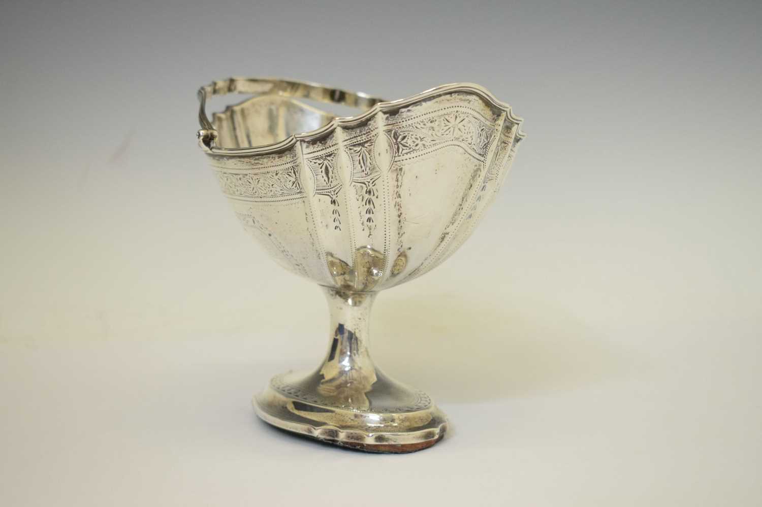 George III Irish silver pedestal basket with bright-cut decoration - Image 4 of 9