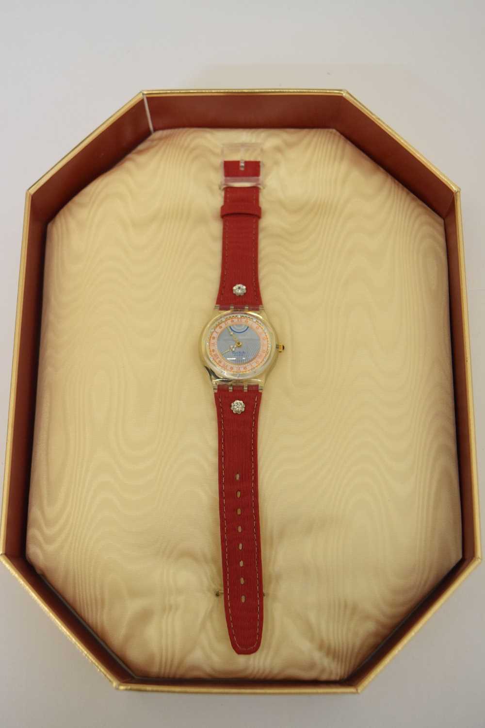 Swatch - Roi Soleil limited edition GZ 127 quartz wristwatch - Image 2 of 9