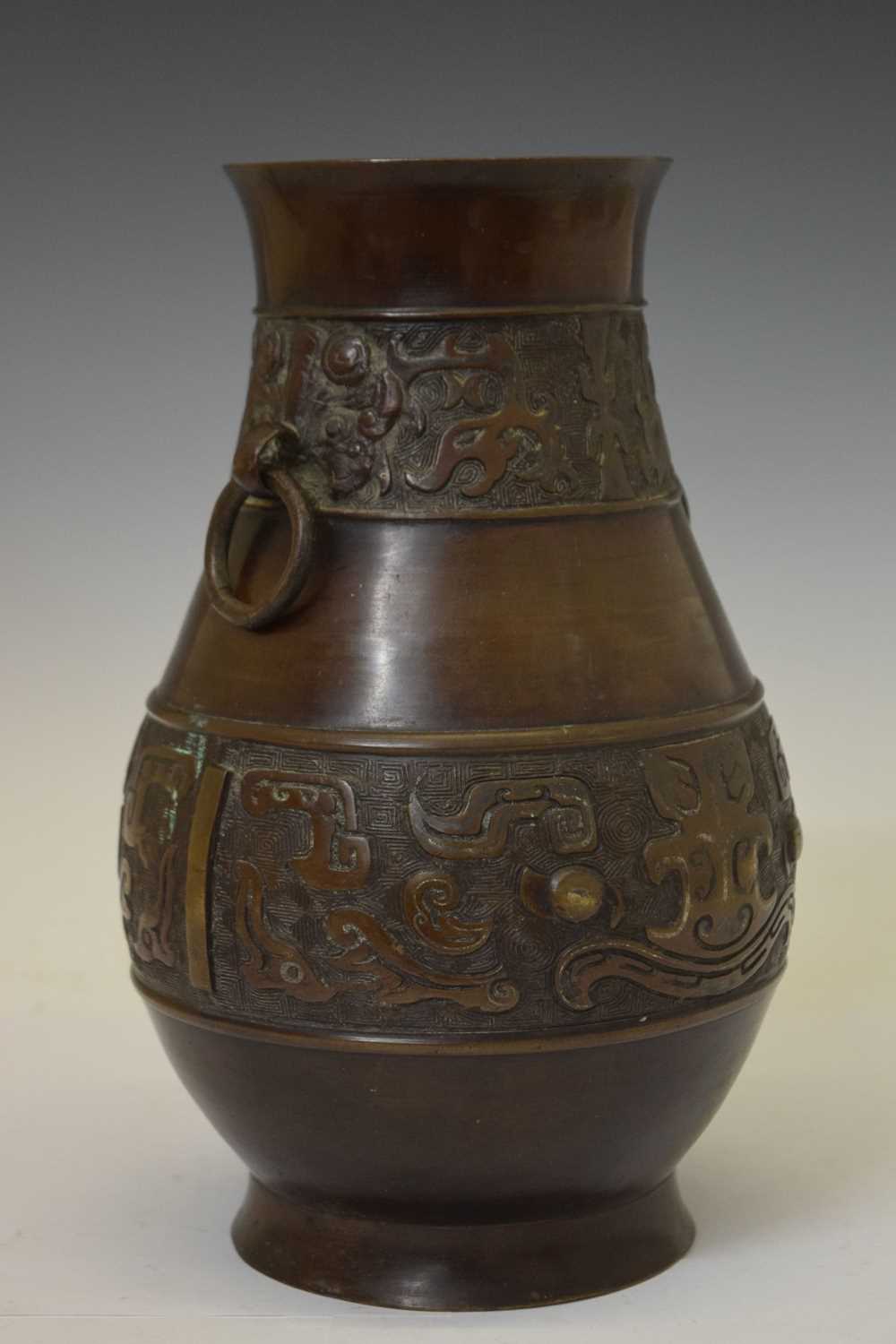 Chinese bronze Archaistic style vase - Image 2 of 11