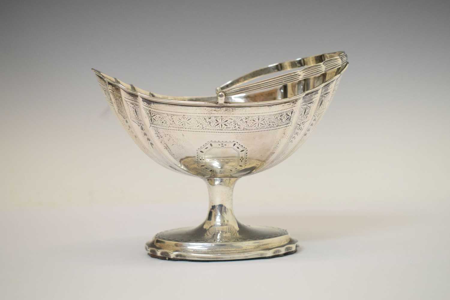 George III Irish silver pedestal basket with bright-cut decoration - Image 5 of 9