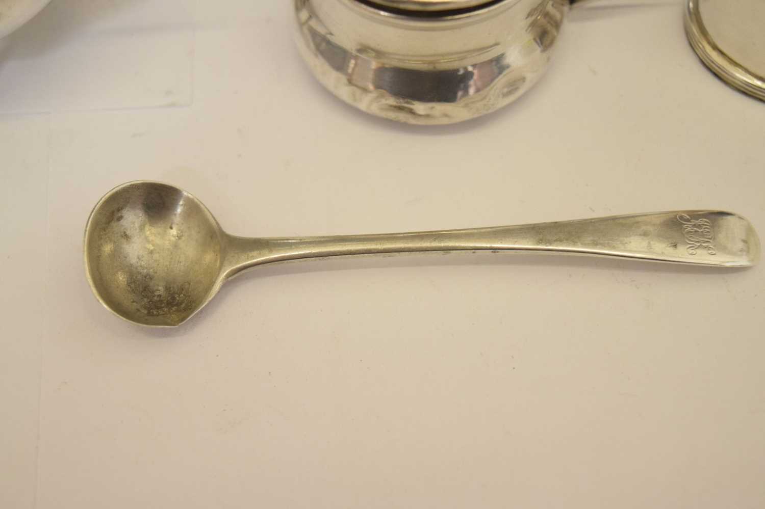 George V silver twin-handled salt, and a quantity of silver cruets - Image 6 of 12