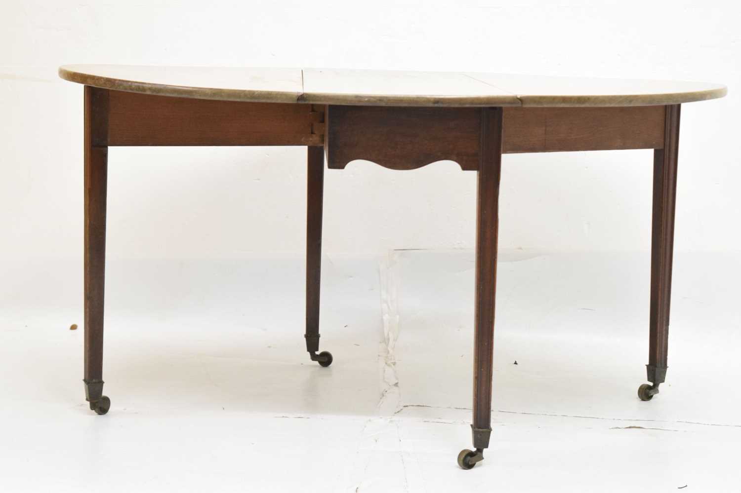 George III mahogany drop leaf table - Image 3 of 10