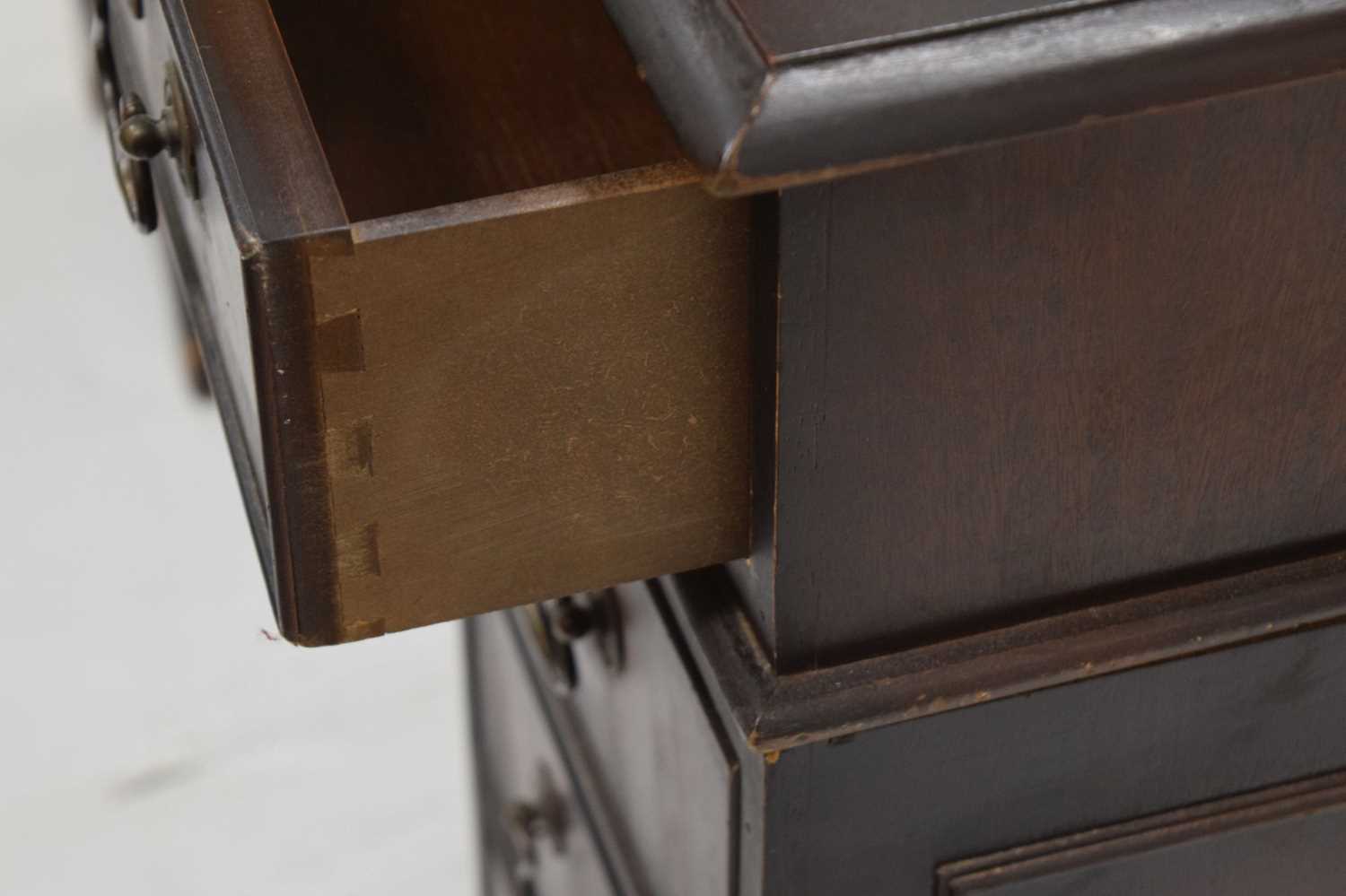 Reproduction mahogany twin pedestal desk - Image 10 of 13