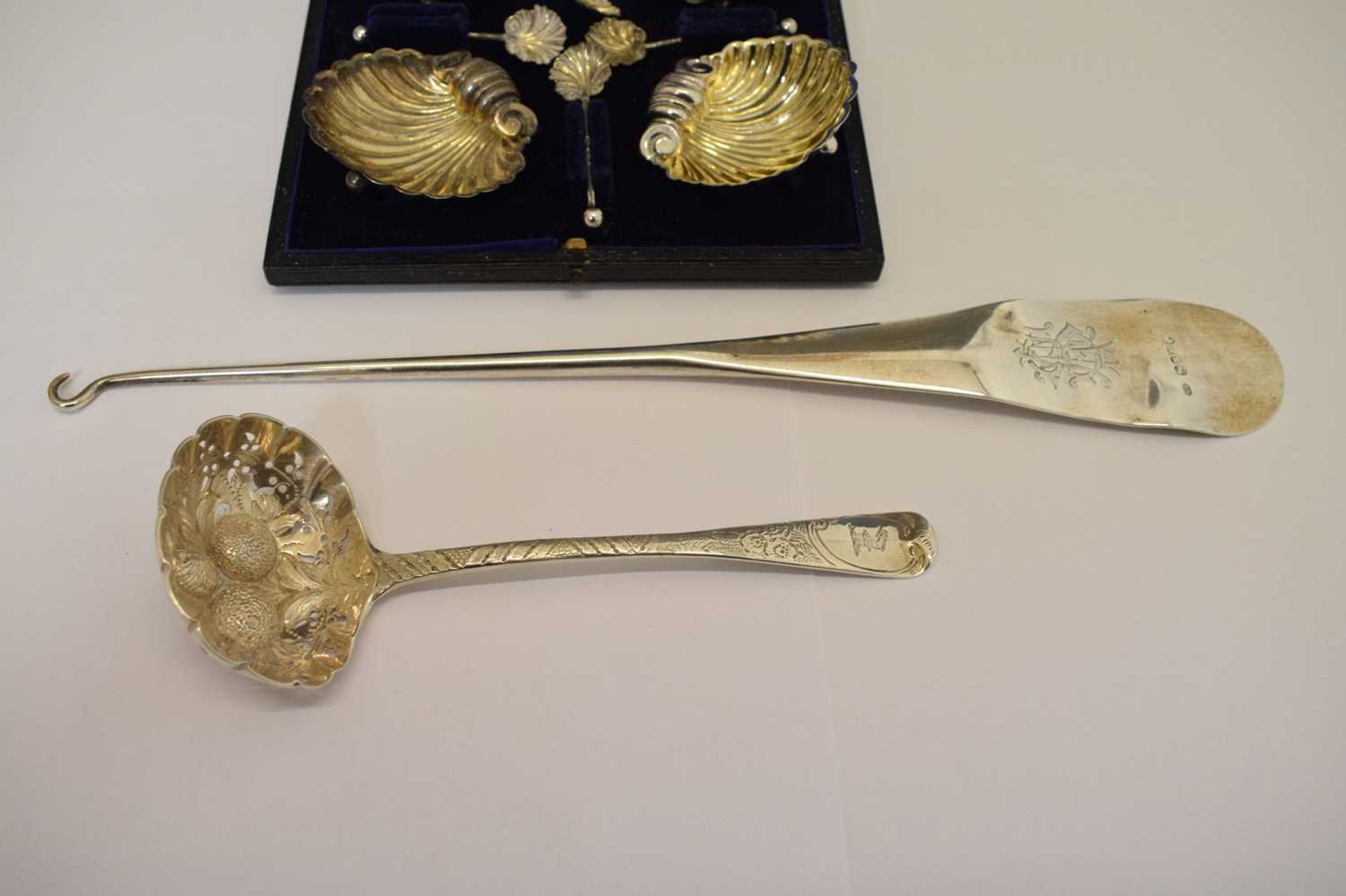 Set of four late Victorian silver shell salts, etc - Image 5 of 9