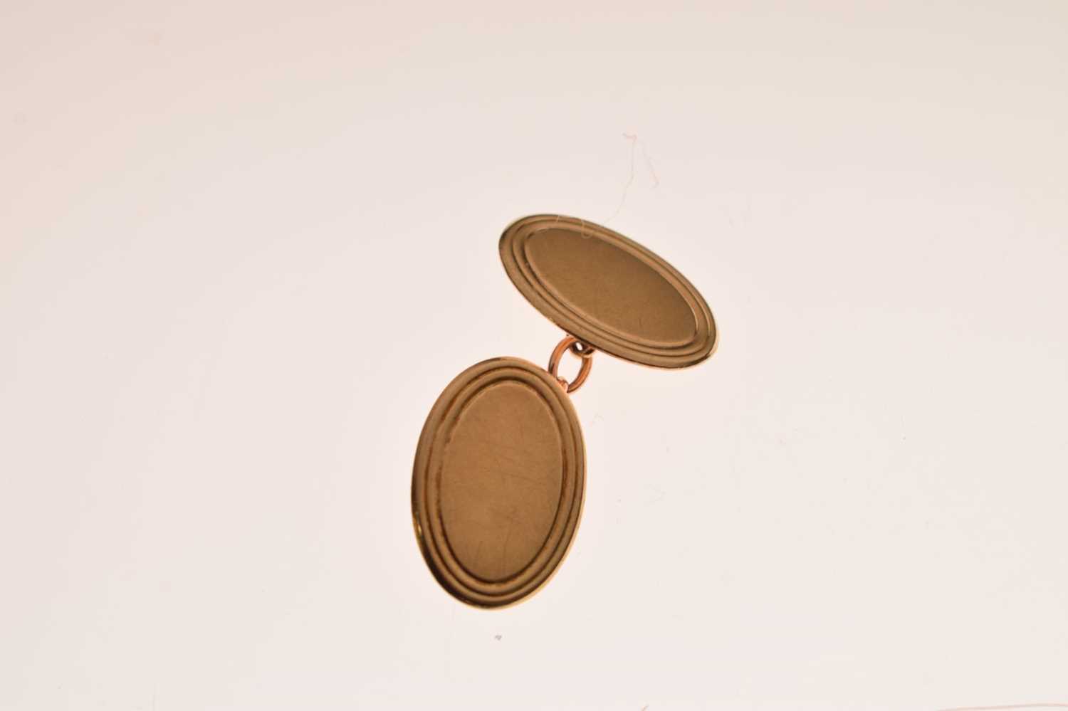 Pair of 9ct gold oval cufflinks - Image 4 of 6
