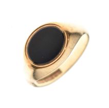 9ct gold and black onyx signet ring