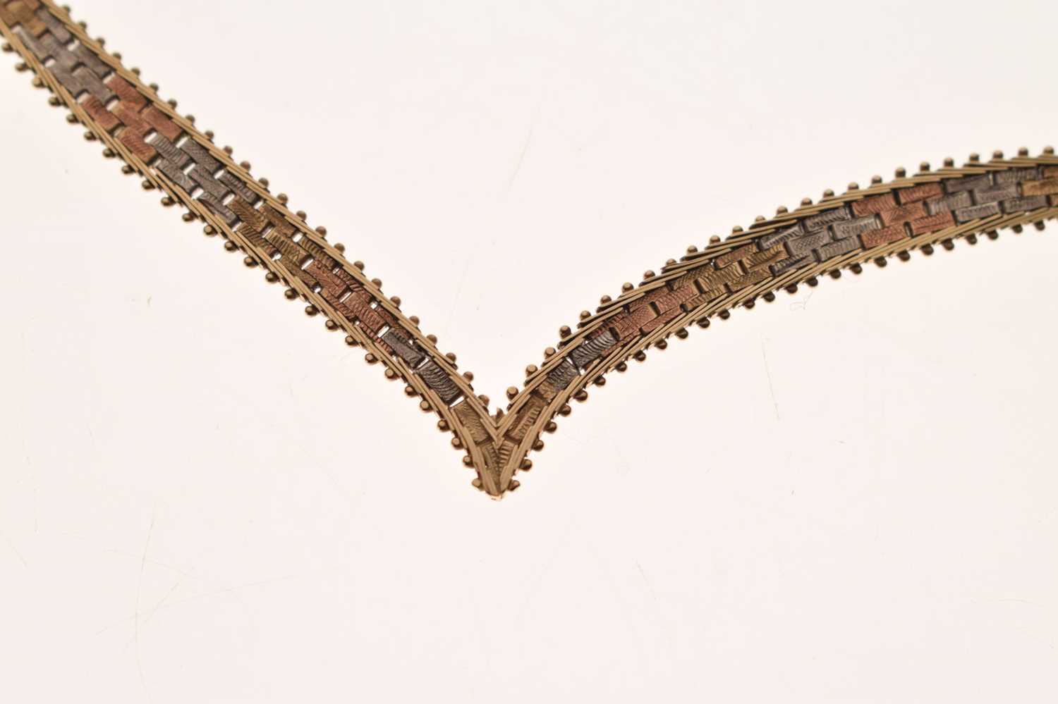 Italian yellow metal (9K) three-colour necklace - Image 3 of 6