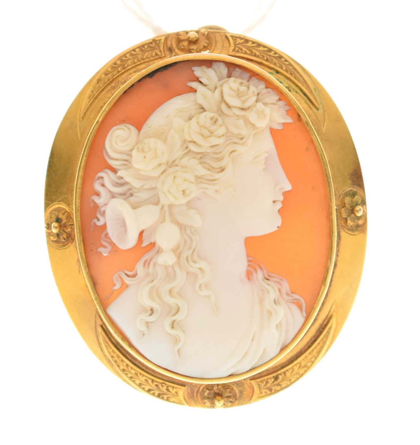 Shell cameo brooch