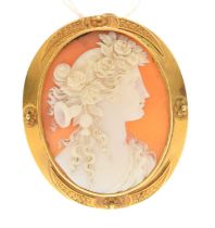 Shell cameo brooch