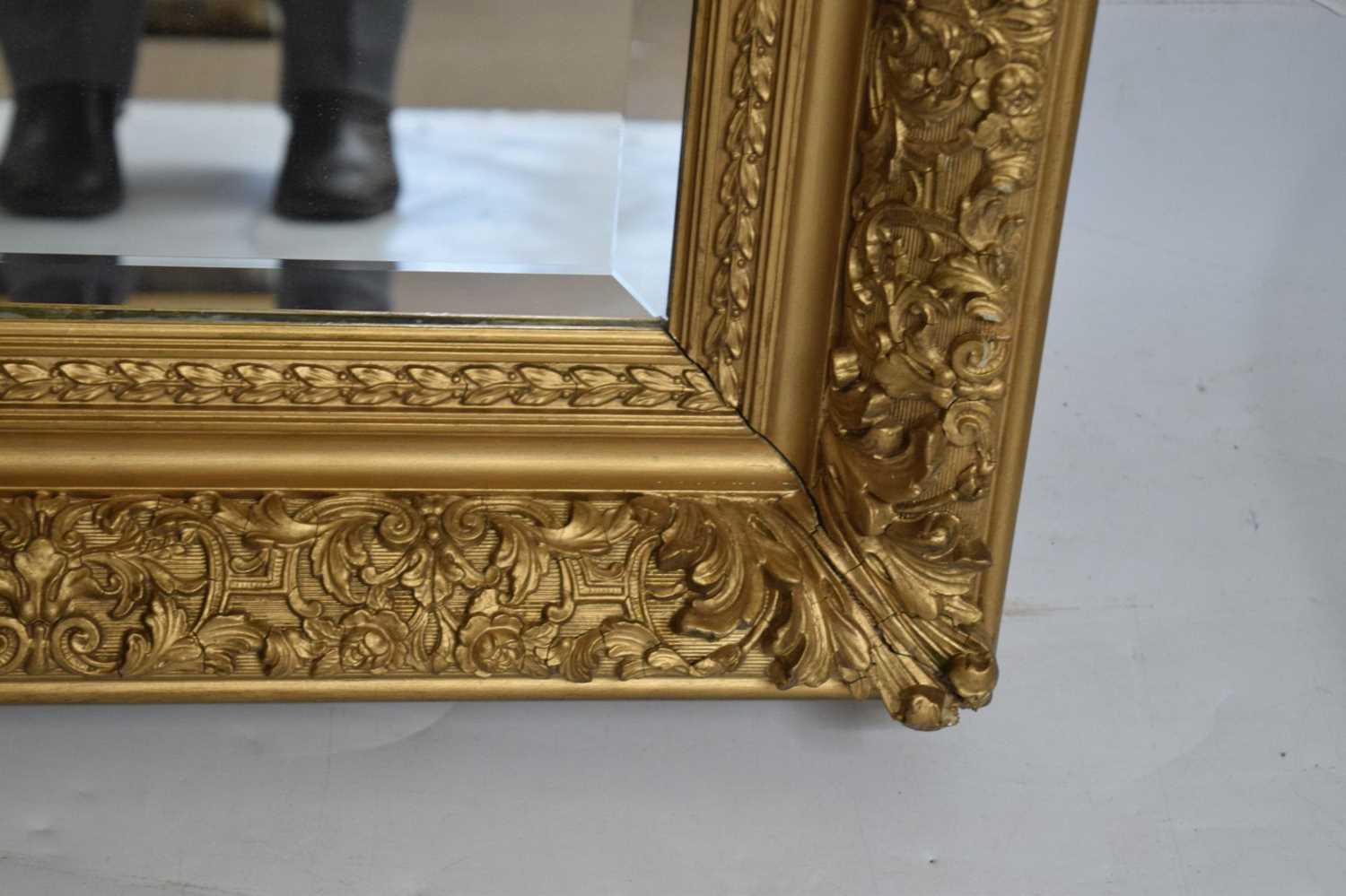 Gilt gesso picture frame, converted into a wall mirror - Image 6 of 8