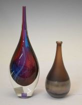 Studio glass - Stuart Akroyd vase, and an Adam Aaronson vase
