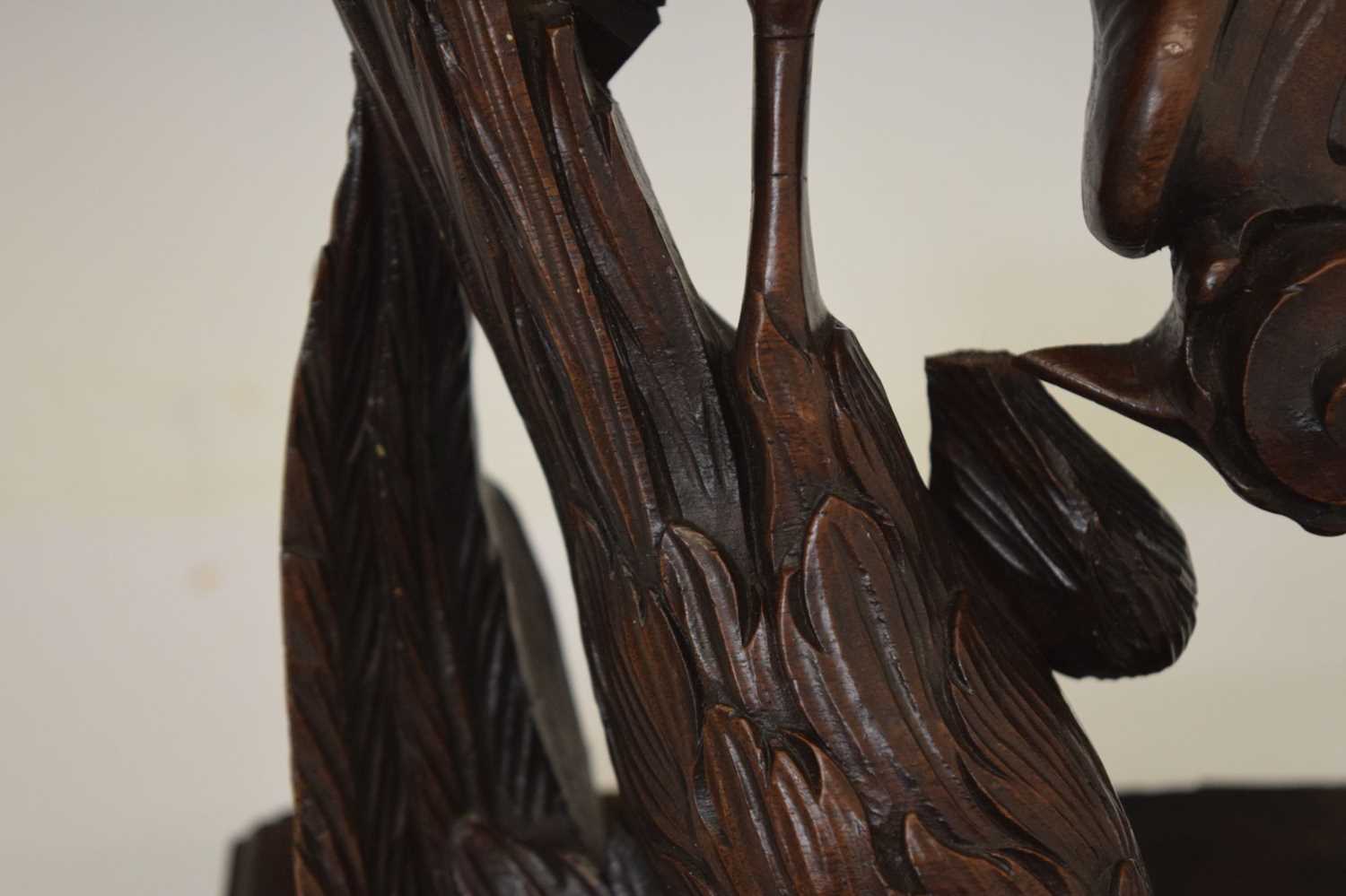 Carved wood wall bracket depicting a perched stylised bird - Image 4 of 7