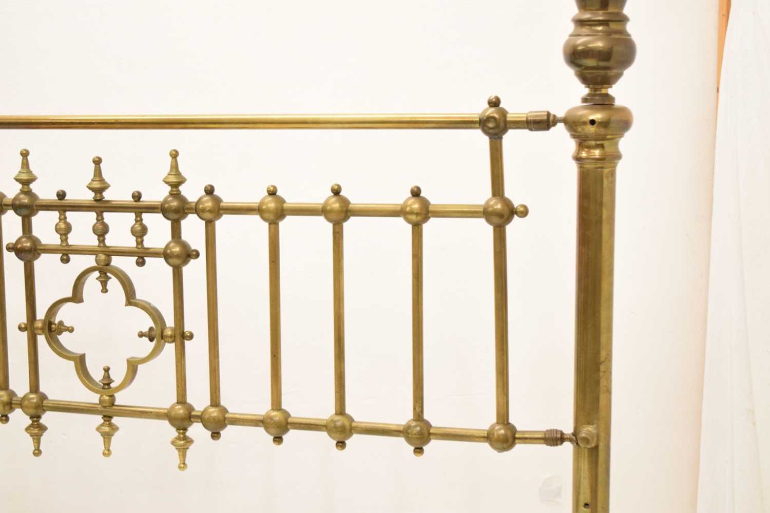 Late Victorian brass King-size bed - Image 2 of 17