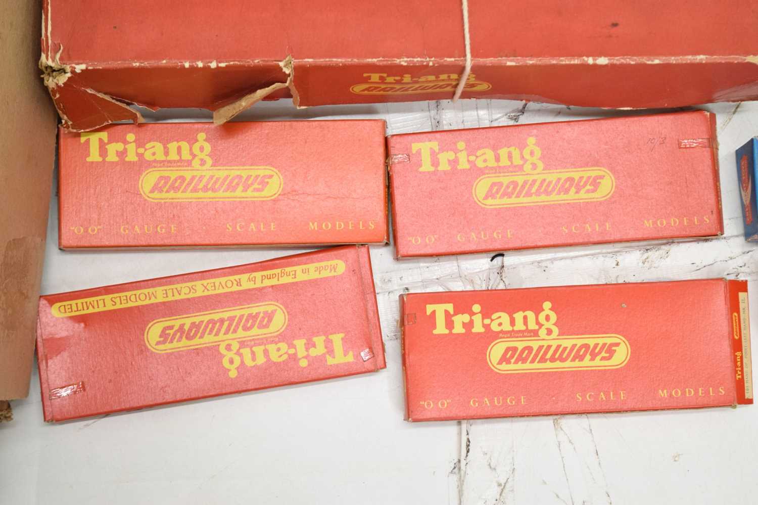 Triang R3 00 gauge 'Goods Train' set, wagons and trackside accessories - Image 4 of 8