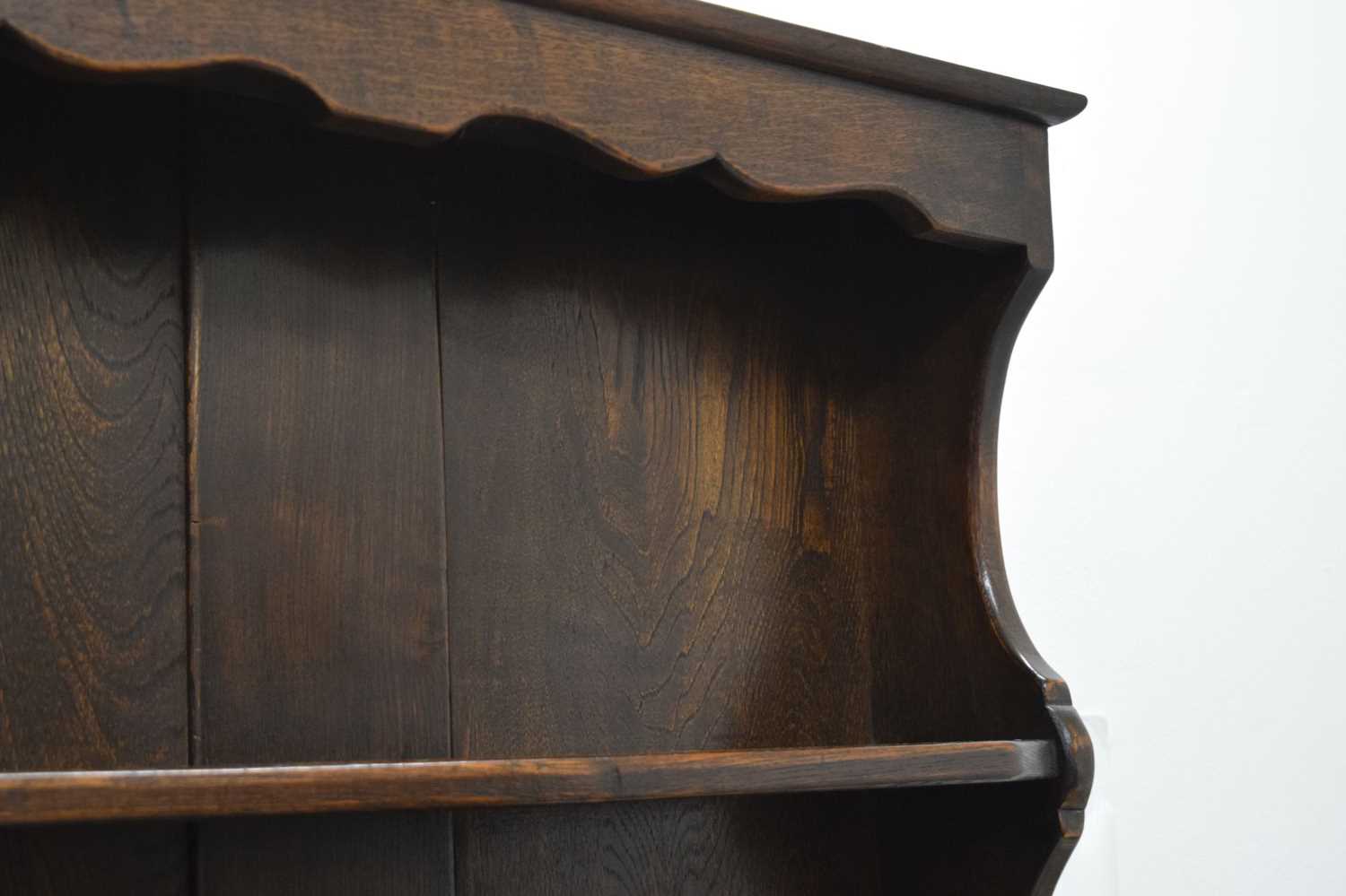 Old reproduction oak dresser - Image 4 of 17