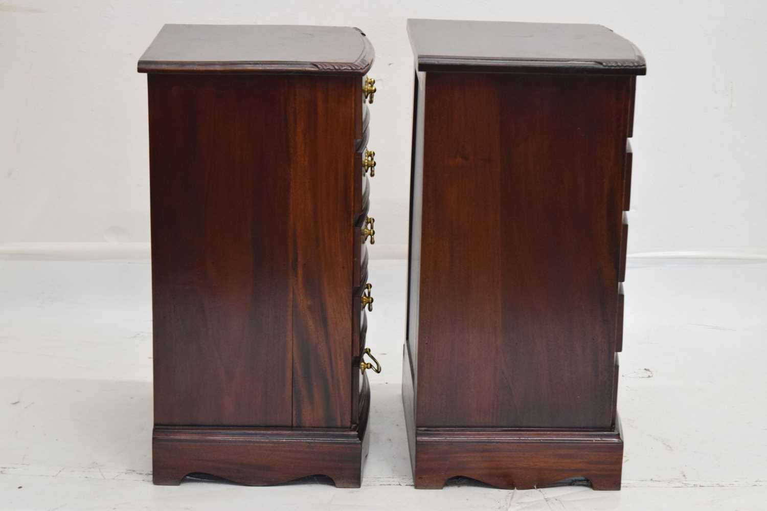 Pair of reproduction mahogany five-drawer bedside chests of drawers - Image 7 of 8