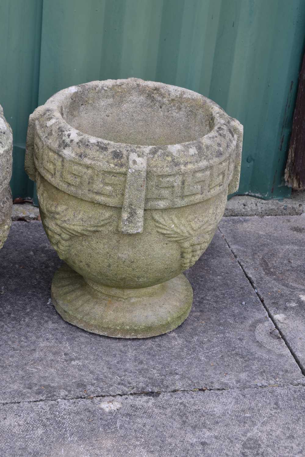 Pair of reconstituted stone garden urns - Image 5 of 5
