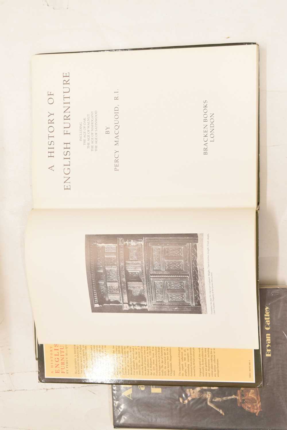 Quantity of books relating to antiques and collecting - Image 11 of 11