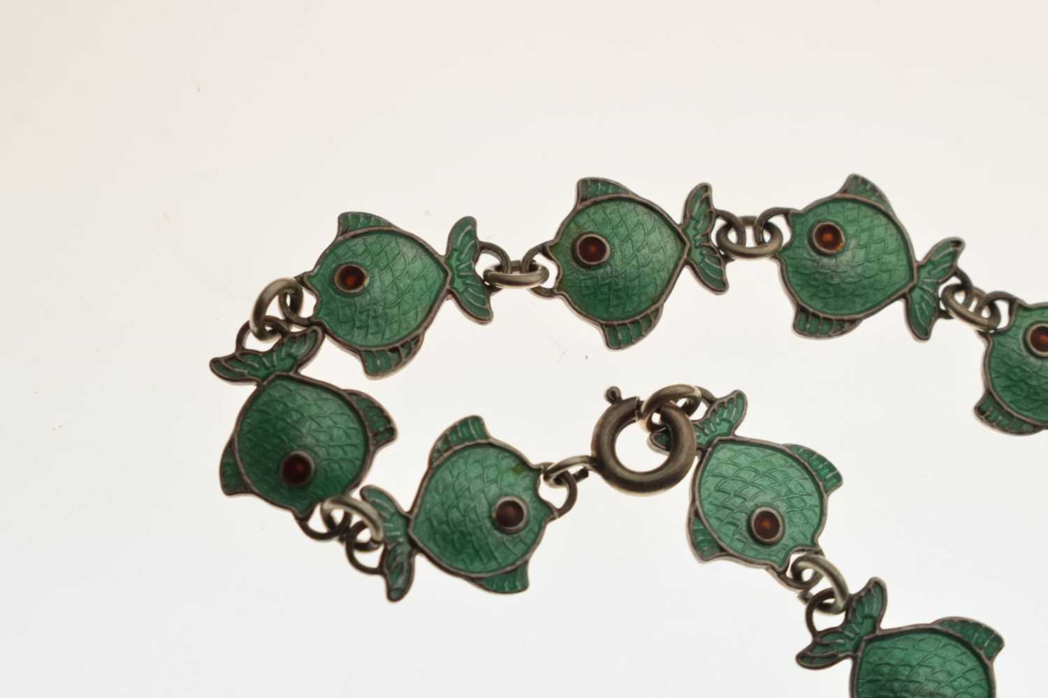 Volmer Bahner( 1912-1995) Danish green enamelled silver fish bracelet - Image 2 of 7
