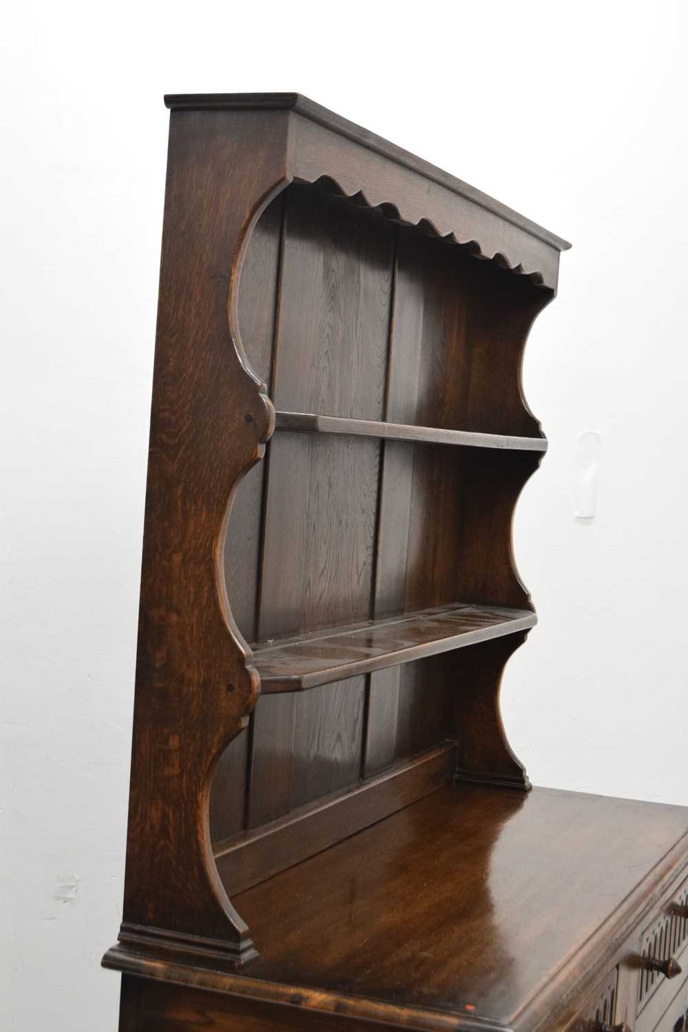 Old reproduction oak dresser - Image 14 of 17