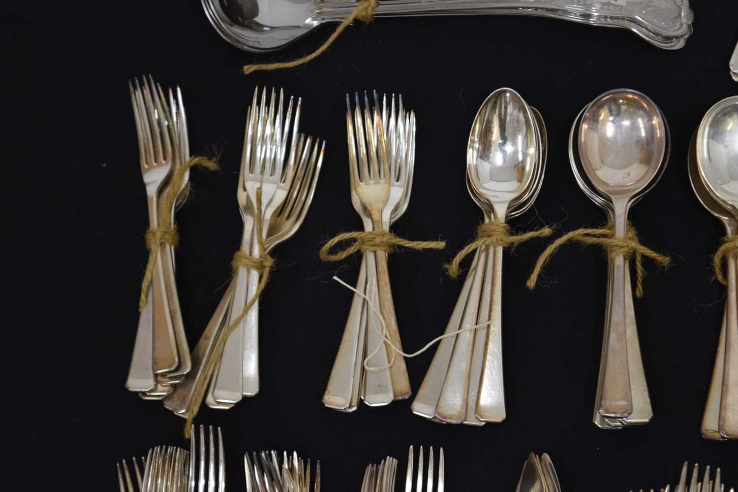 Collection of mainly Elkington & Co. silver plated cutlery - Image 7 of 13