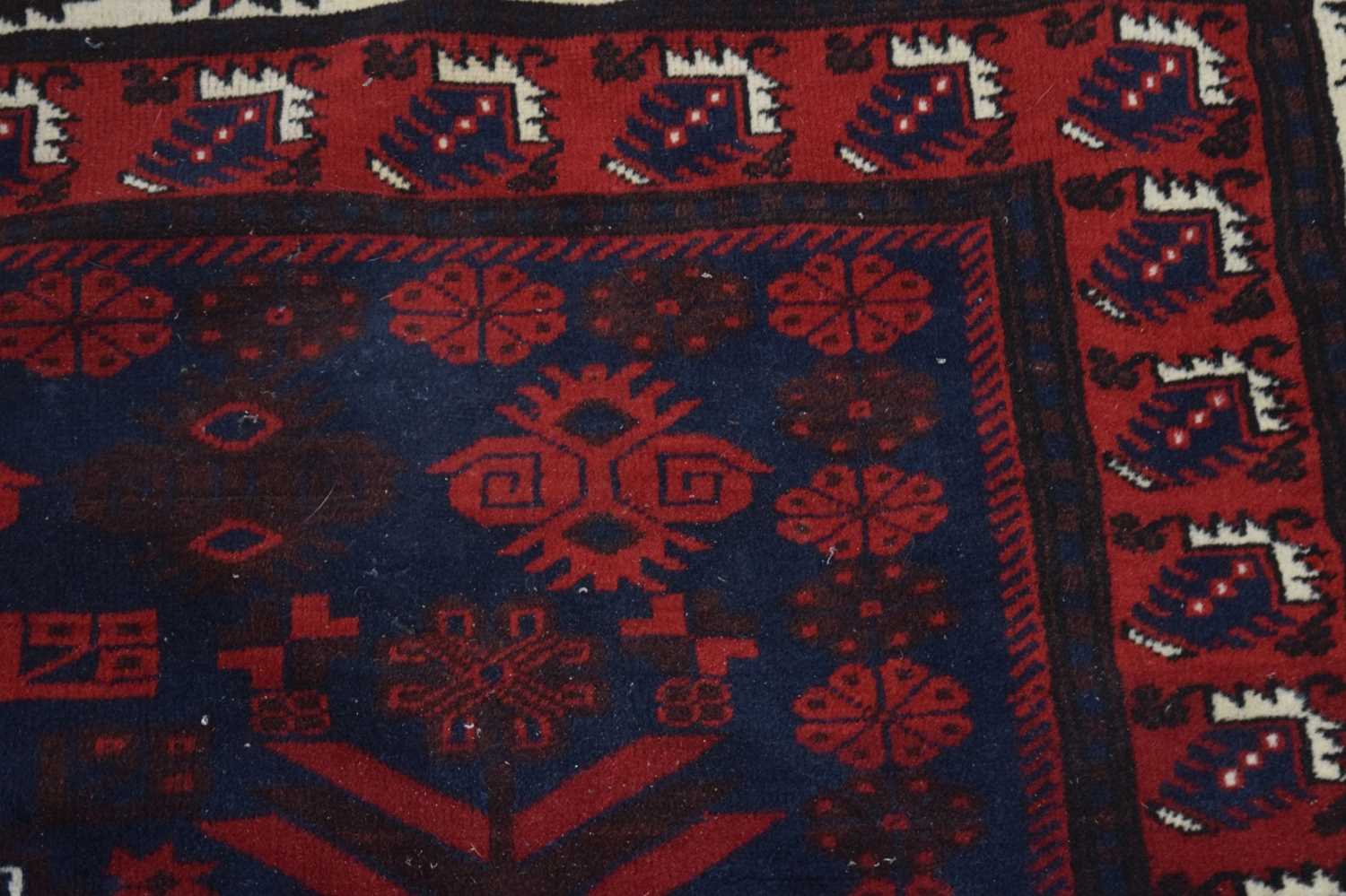Middle Eastern wool rug, 290cm x 190cm - Image 11 of 12