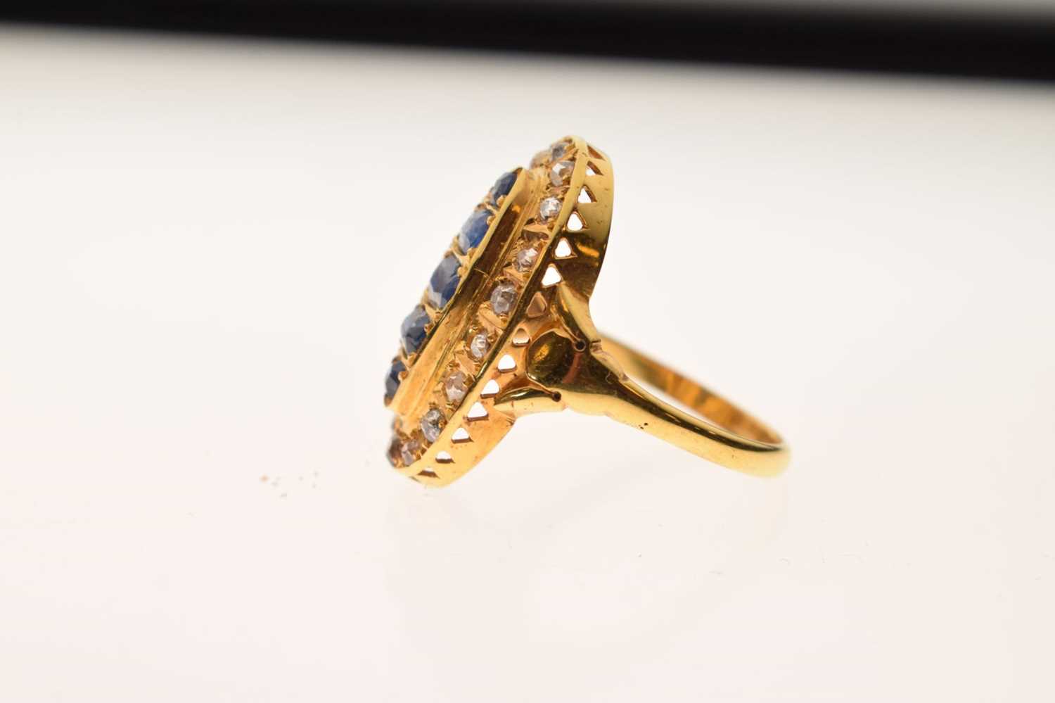 Multi-stone sapphire and diamond 18ct gold cluster ring - Bild 2 aus 6