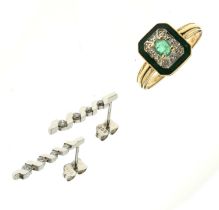 14ct gold emerald and guilloche ring