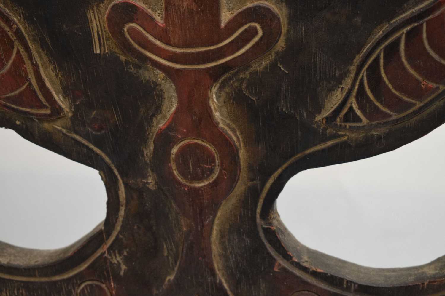 Ethnographica - Carved wooden skull hook / hanger or 'Agiba', Kerewa people, Papua New Guinea - Image 4 of 17