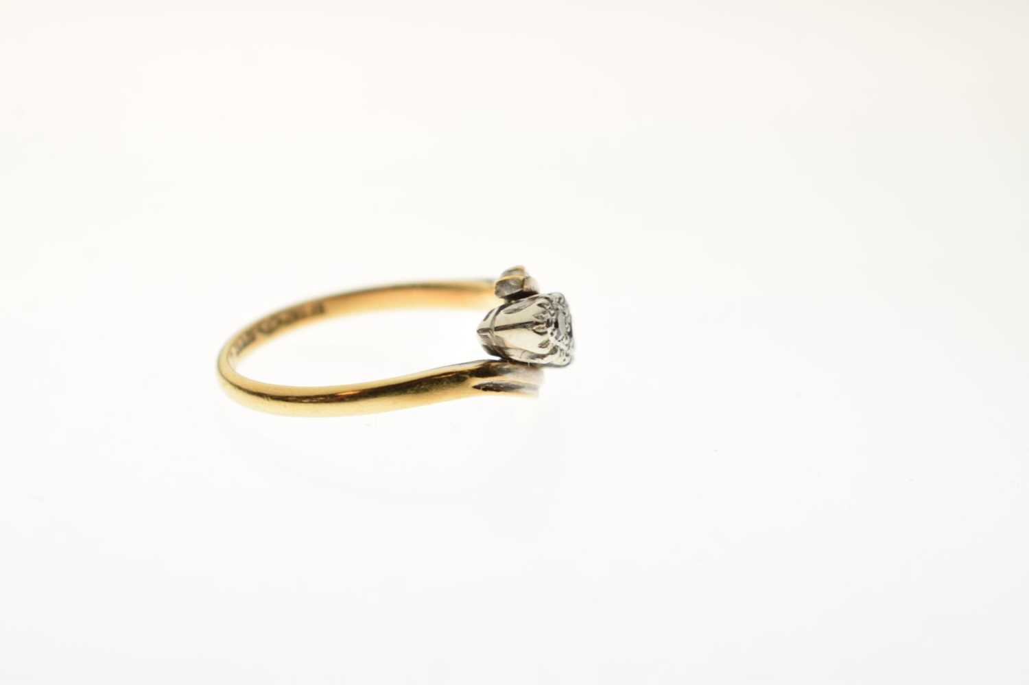 Diamond three-stone crossover ring - Image 4 of 6